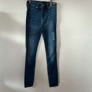 Abercrombie and Fitch denim high rise jean leggings new size 24S some tags on
